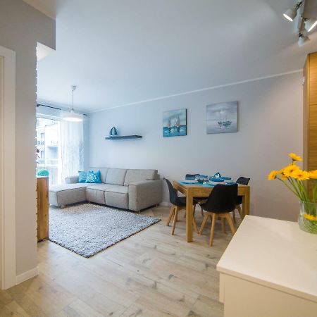 尤斯托尼莫斯基Apartament Turkusowy公寓 外观 照片