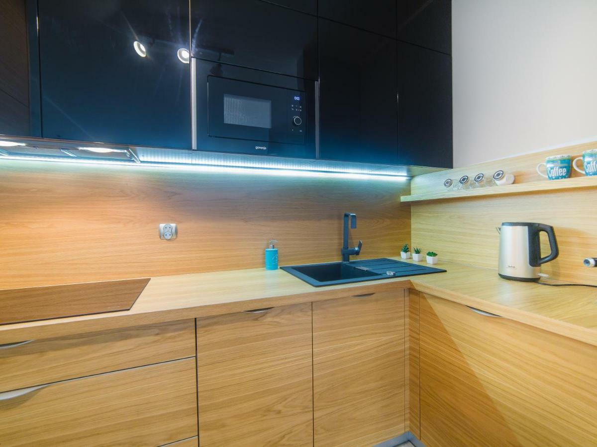 尤斯托尼莫斯基Apartament Turkusowy公寓 外观 照片