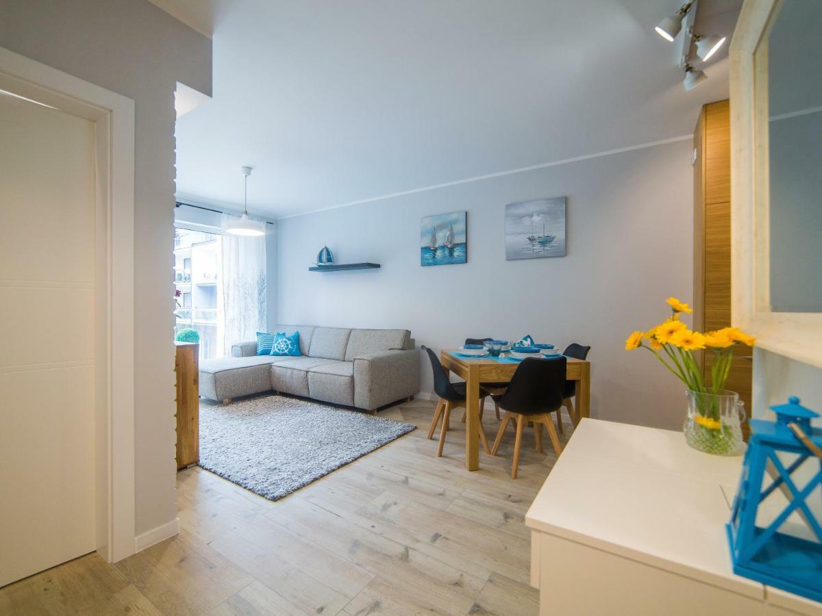 尤斯托尼莫斯基Apartament Turkusowy公寓 外观 照片