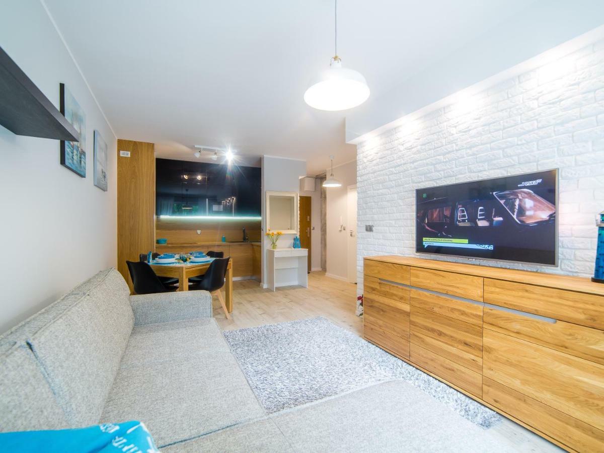 尤斯托尼莫斯基Apartament Turkusowy公寓 外观 照片