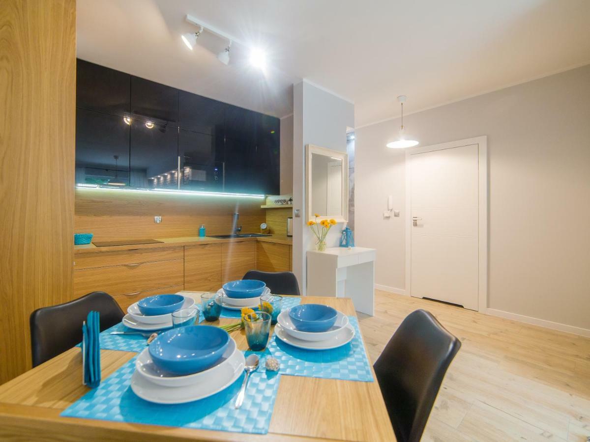尤斯托尼莫斯基Apartament Turkusowy公寓 外观 照片