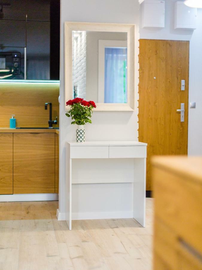 尤斯托尼莫斯基Apartament Turkusowy公寓 外观 照片