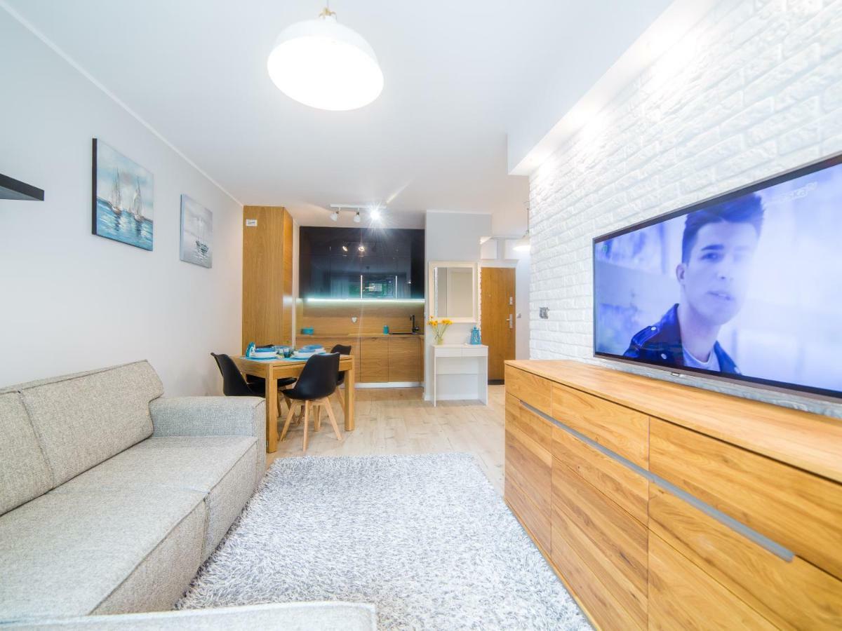 尤斯托尼莫斯基Apartament Turkusowy公寓 外观 照片
