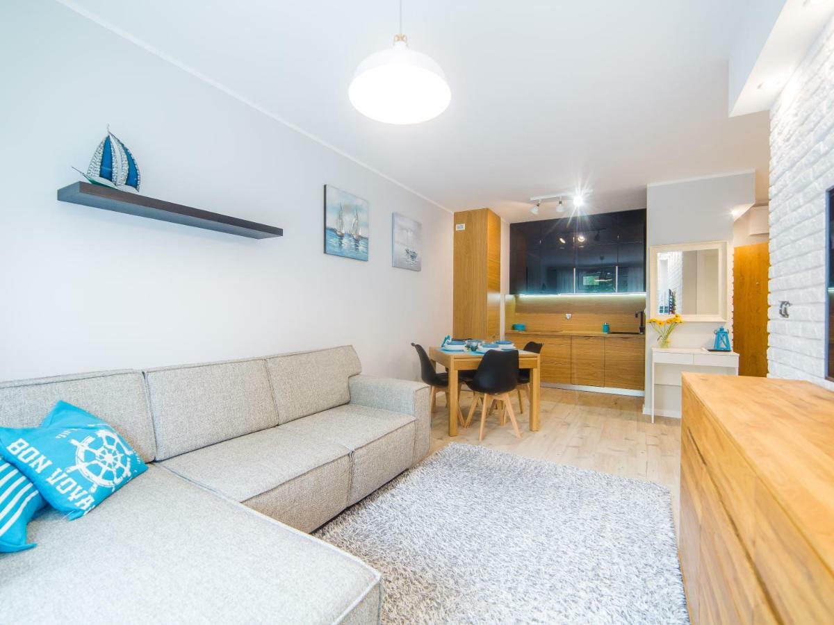 尤斯托尼莫斯基Apartament Turkusowy公寓 外观 照片
