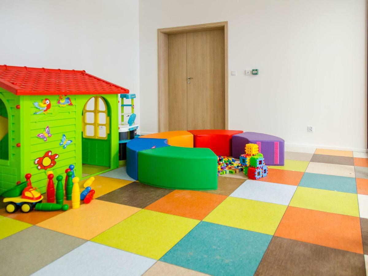 尤斯托尼莫斯基Apartament Turkusowy公寓 外观 照片